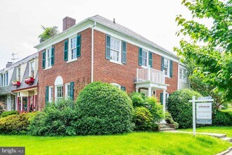 3700 S St NW in Washington, DC - Building Photo - Building Photo