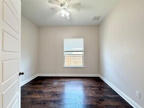 10911 Hidden Caves Way in Austin, TX - Building Photo - Building Photo