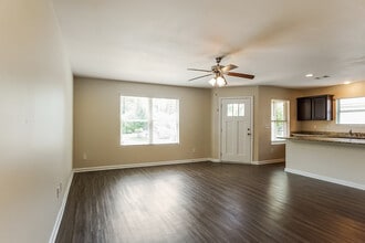 16405 Waterbury Ln in Moundville, AL - Building Photo - Building Photo