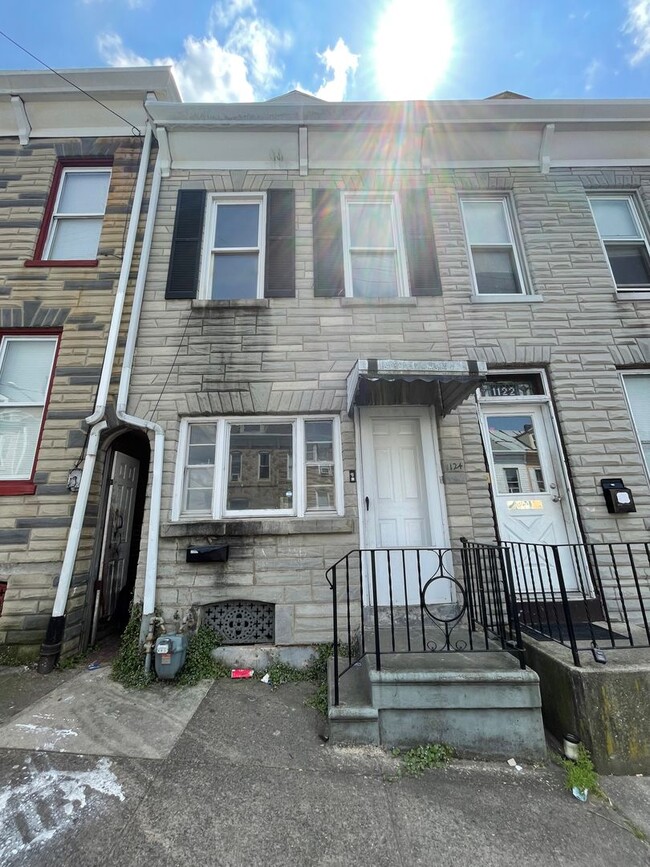 property at 1124 Green St