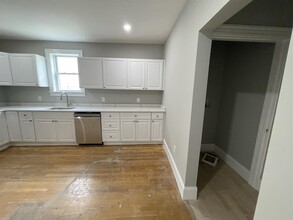 366 Highland Ave, Unit 3 in Somerville, MA - Building Photo - Building Photo