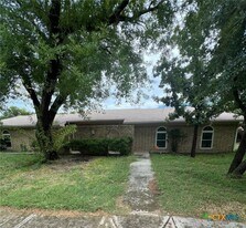 1600 Halbert St in Killeen, TX - Building Photo