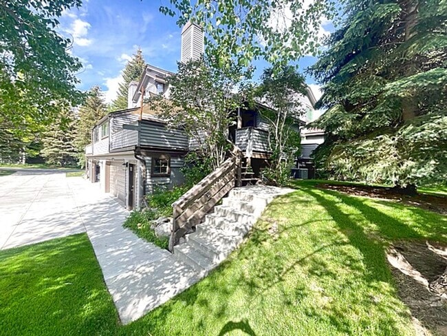 property at 3065 W Elk Run Dr