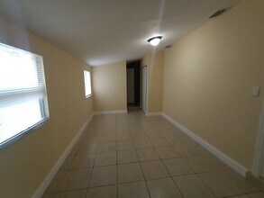 1080 W 27th St in West Palm Beach, FL - Building Photo - Building Photo