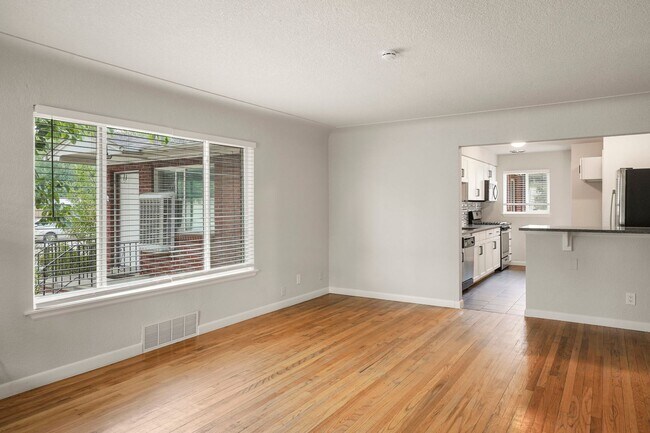 property at 2085 S St Paul St