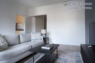 467 Arnaz Dr in Los Angeles, CA - Building Photo - Building Photo