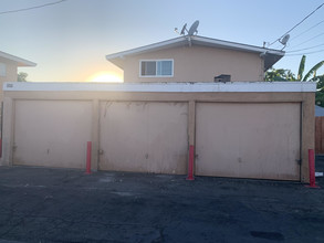 1613 Evergreen St in Santa Ana, CA - Building Photo - Building Photo