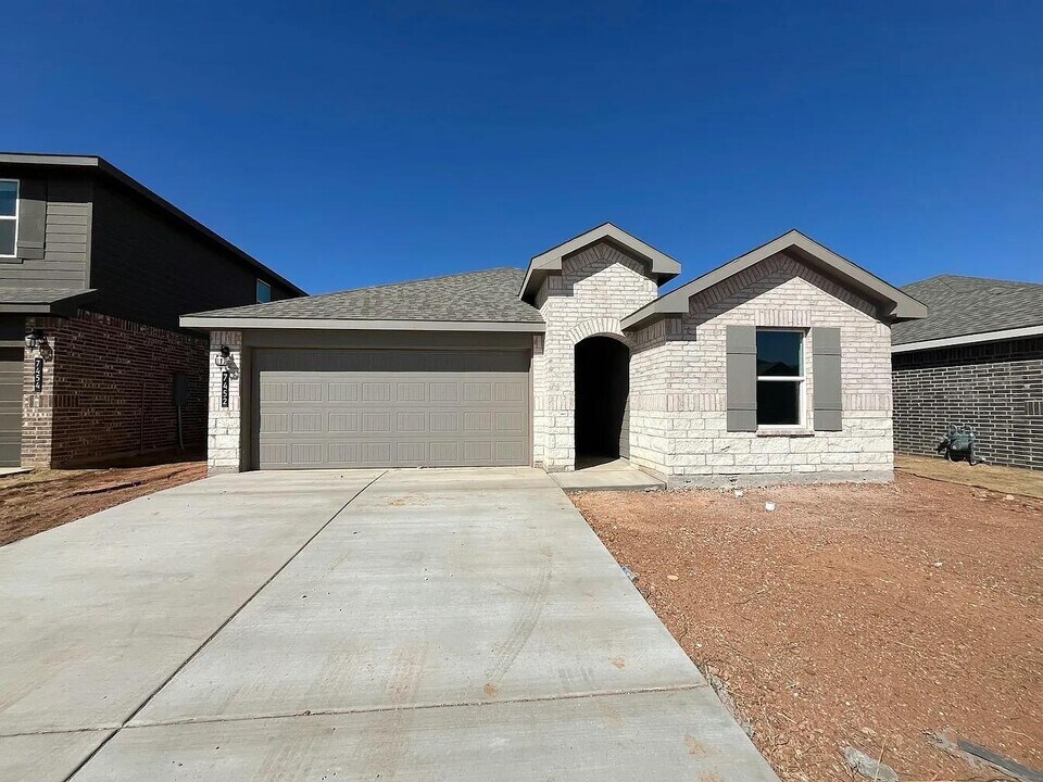 7452 8th St in Lubbock, TX - Building Photo