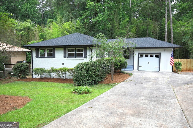 property at 1924 Kenwood Rd SE