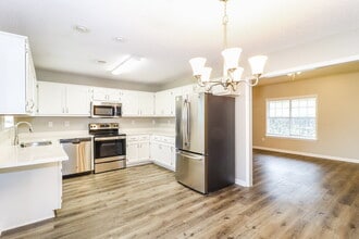 3915 Woodland Dr in Horn Lake, MS - Foto de edificio - Building Photo