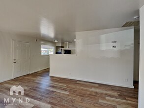 230 Burns St in Reno, NV - Foto de edificio - Building Photo