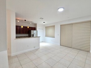 10781 NW 81st Ln in Doral, FL - Building Photo - Building Photo