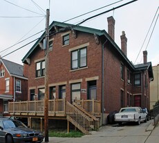979-981 Hatch St in Cincinnati, OH - Building Photo