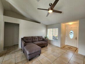 1441 Birchstone Ave in Brandon, FL - Building Photo - Building Photo