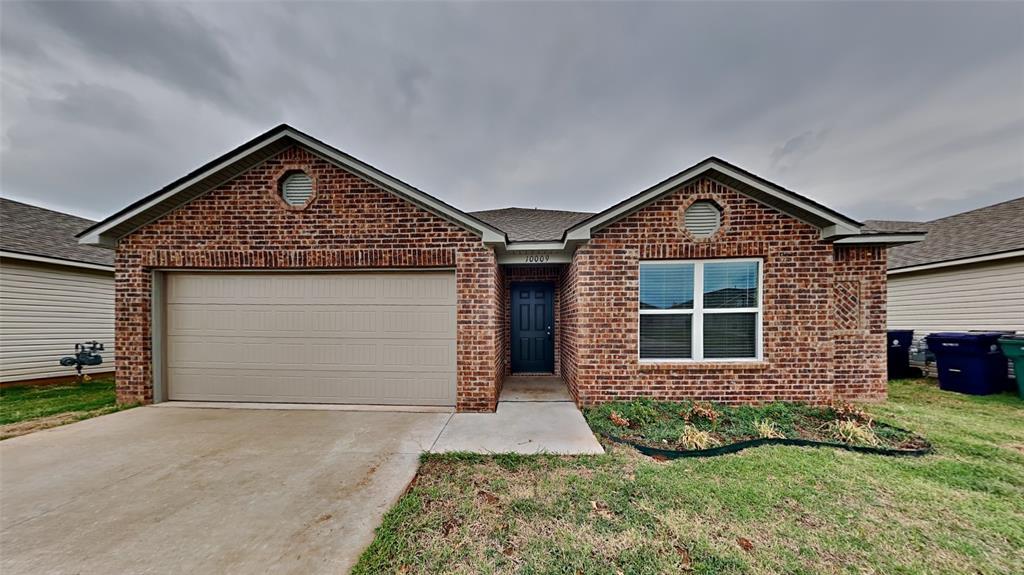 10009 SW 41st St in Mustang, OK - Building Photo