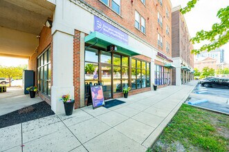 Yugo West Lafayette River Market in West Lafayette, IN - Foto de edificio - Building Photo