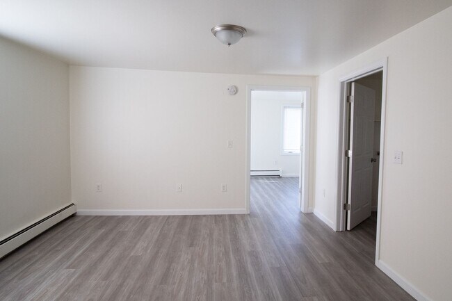 119 Hicks Ave in Bennington, VT - Building Photo - Building Photo