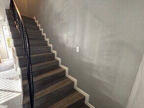 6052 N College Ave in Fresno, CA - Building Photo - Building Photo