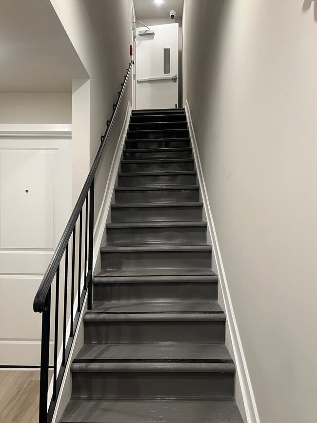 10 E Washington Ave in Washington, NJ - Foto de edificio - Building Photo