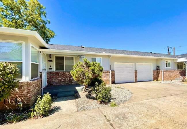 6382 14th Ave, Unit 6382 in Sacramento, CA - Building Photo - Building Photo