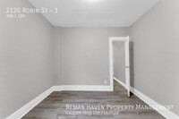 2120 Robin St photo'