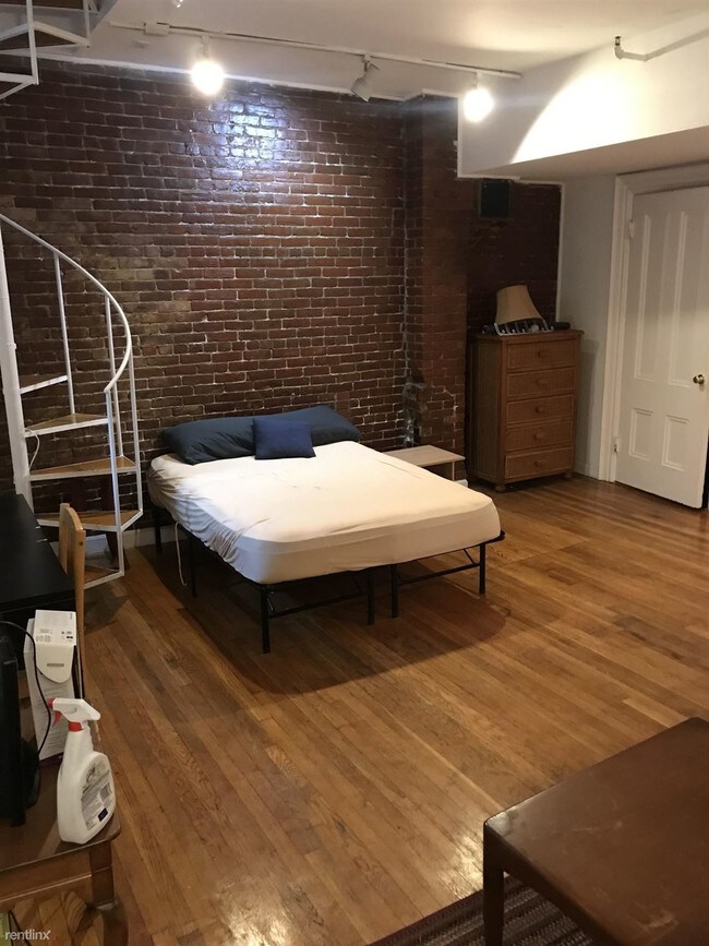 167 Beacon St-Unit -Apt 1 in Boston, MA - Building Photo - Building Photo