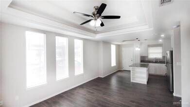 701 Cathedral Hl, Unit 1 in Edinburg, TX - Building Photo - Building Photo