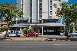845 University Ave in Honolulu, HI - Foto de edificio - Building Photo