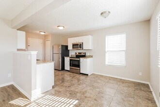 8747 Hosta Way in Indianapolis, IN - Foto de edificio - Building Photo