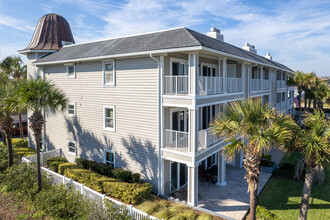 Le Chateau Of Atlantic Beach in Atlantic Beach, FL - Building Photo - Building Photo