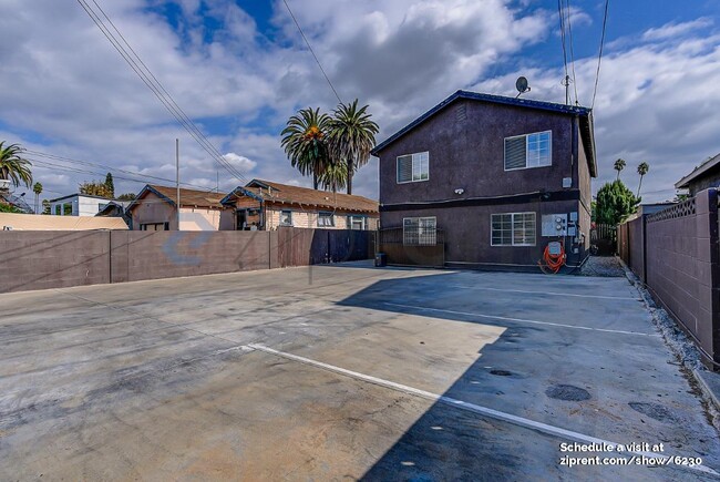 2945 S West View St in Los Angeles, CA - Building Photo - Building Photo