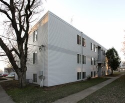 1530 6th Ave S in St. Cloud, MN - Building Photo