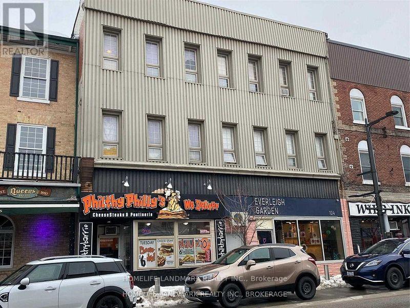 100 Dunlop St E in Barrie, ON - Building Photo