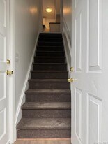 161 Glen Cove Ave in Oyster Bay, NY - Building Photo