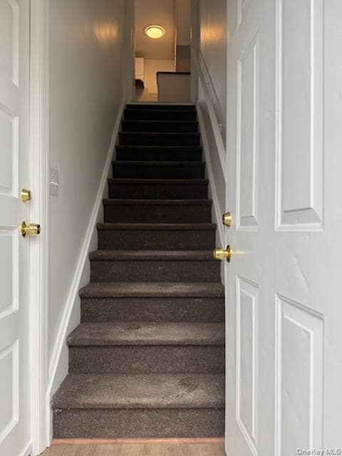 property at 161 Glen Cove Ave