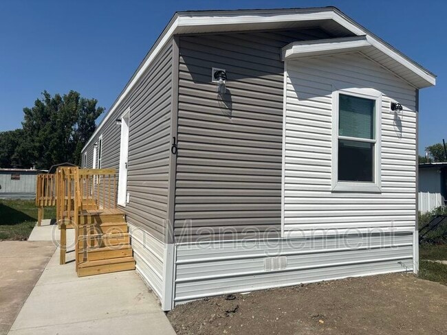 property at 725 S 12th St