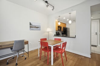 2001 15th St N, Unit 401 in Arlington, VA - Building Photo - Building Photo