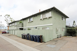 7252 Elk Cir in Huntington Beach, CA - Building Photo - Building Photo