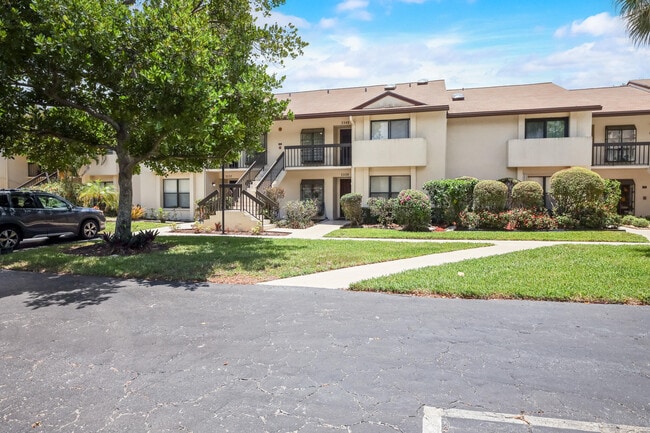 3340 Lucerne Park Dr