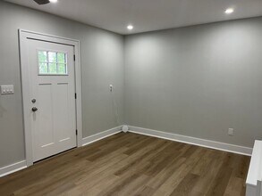 22 6th Ave in Kings Park, NY - Building Photo - Building Photo