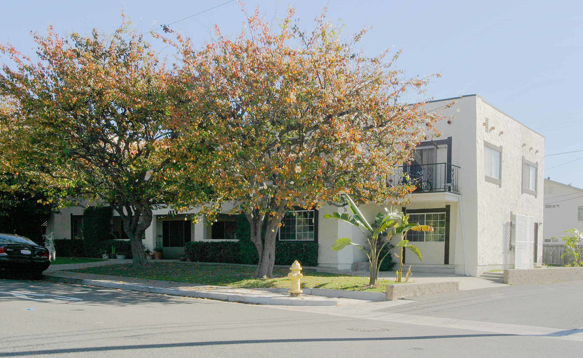 102 Avenida San Luis Rey in San Clemente, CA - Building Photo