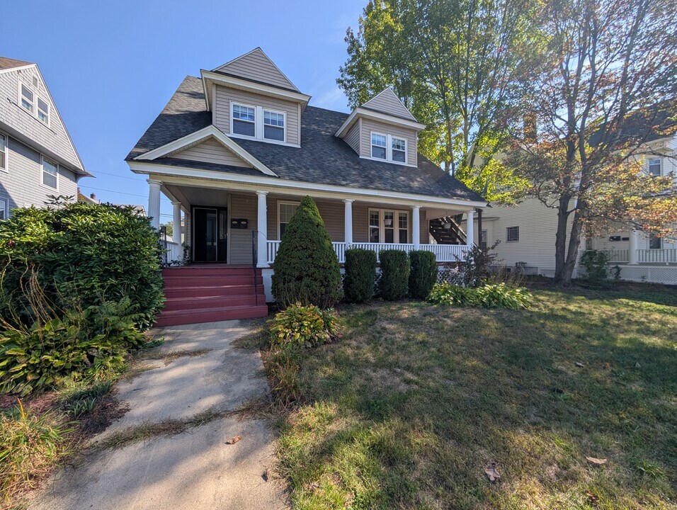 897 Union St, Unit 1 in Manchester, NH - Building Photo