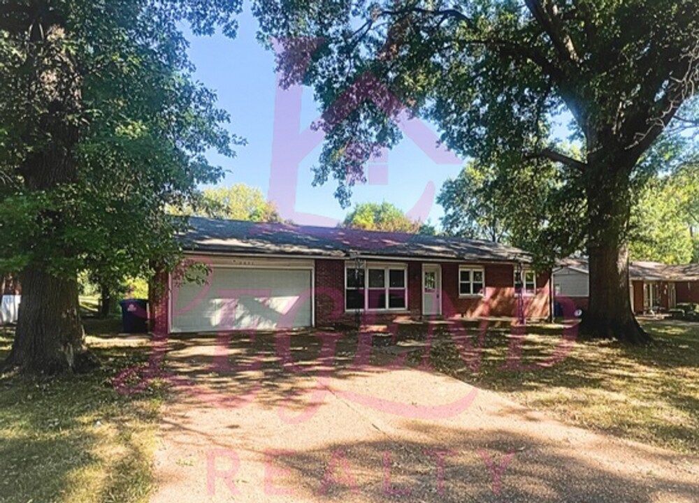 2031 Jenner Ln in St. Louis, MO - Building Photo