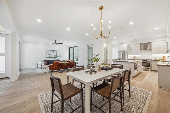 property at 40 River Hollow Ln