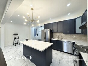 323 Clockwork Dr in Brampton, ON - Building Photo - Building Photo
