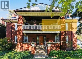 1596 Victoria in Windsor, ON - Building Photo