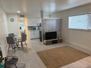 1638 Plunkett St in Hollywood, FL - Building Photo - Building Photo