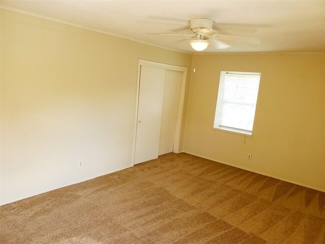 property at 11806 Hillcroft St