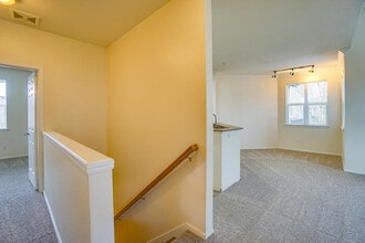 1718 SE Halyard Ln in Vancouver, WA - Building Photo - Building Photo