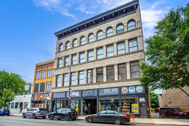 property at 1278 N Milwaukee Ave